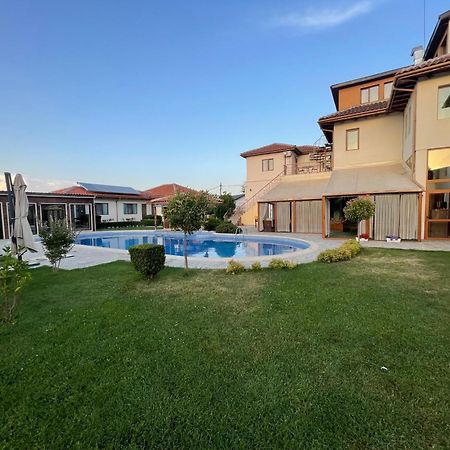 Вила Флора Паталеница Exterior photo