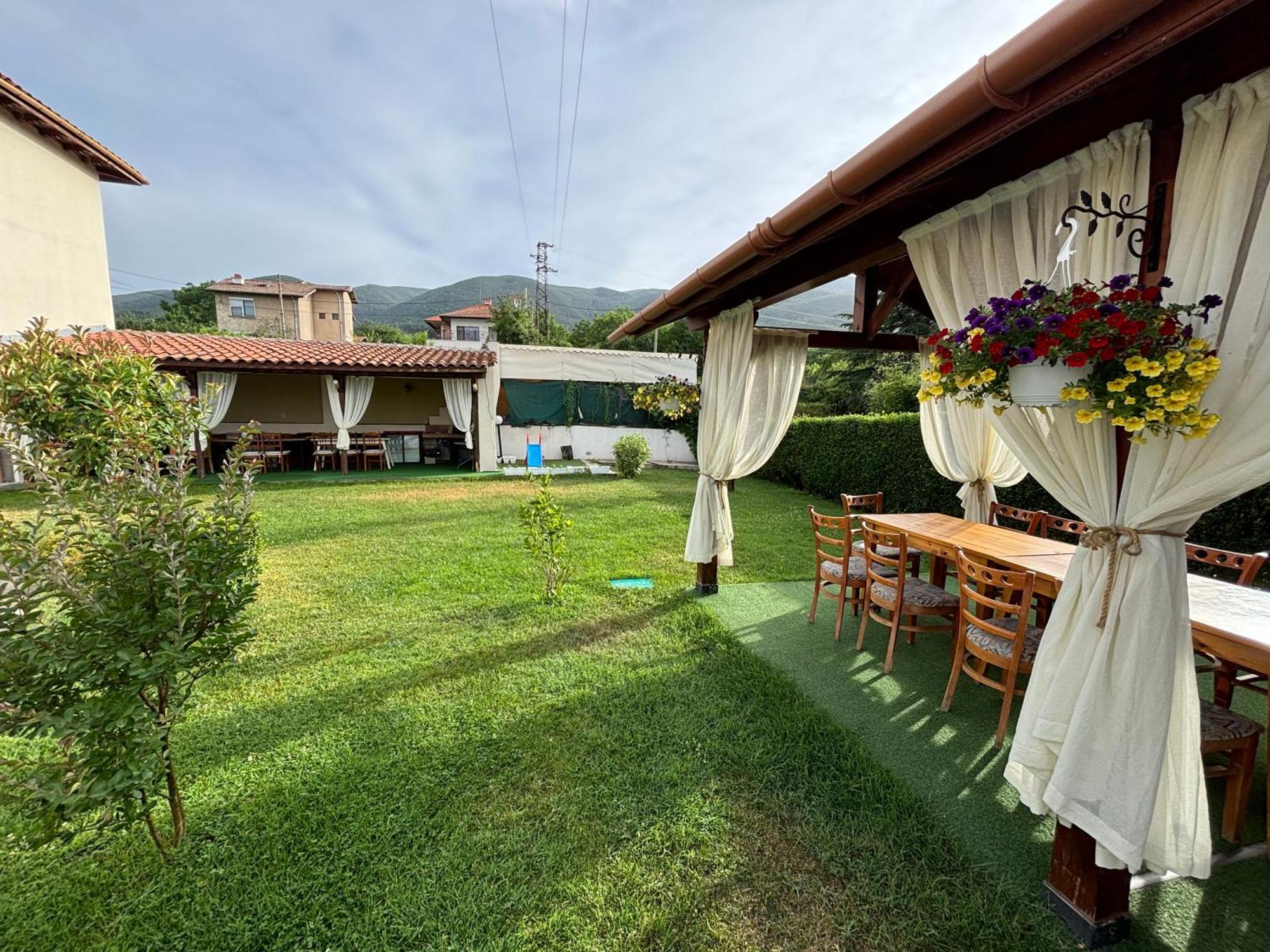 Вила Флора Паталеница Exterior photo
