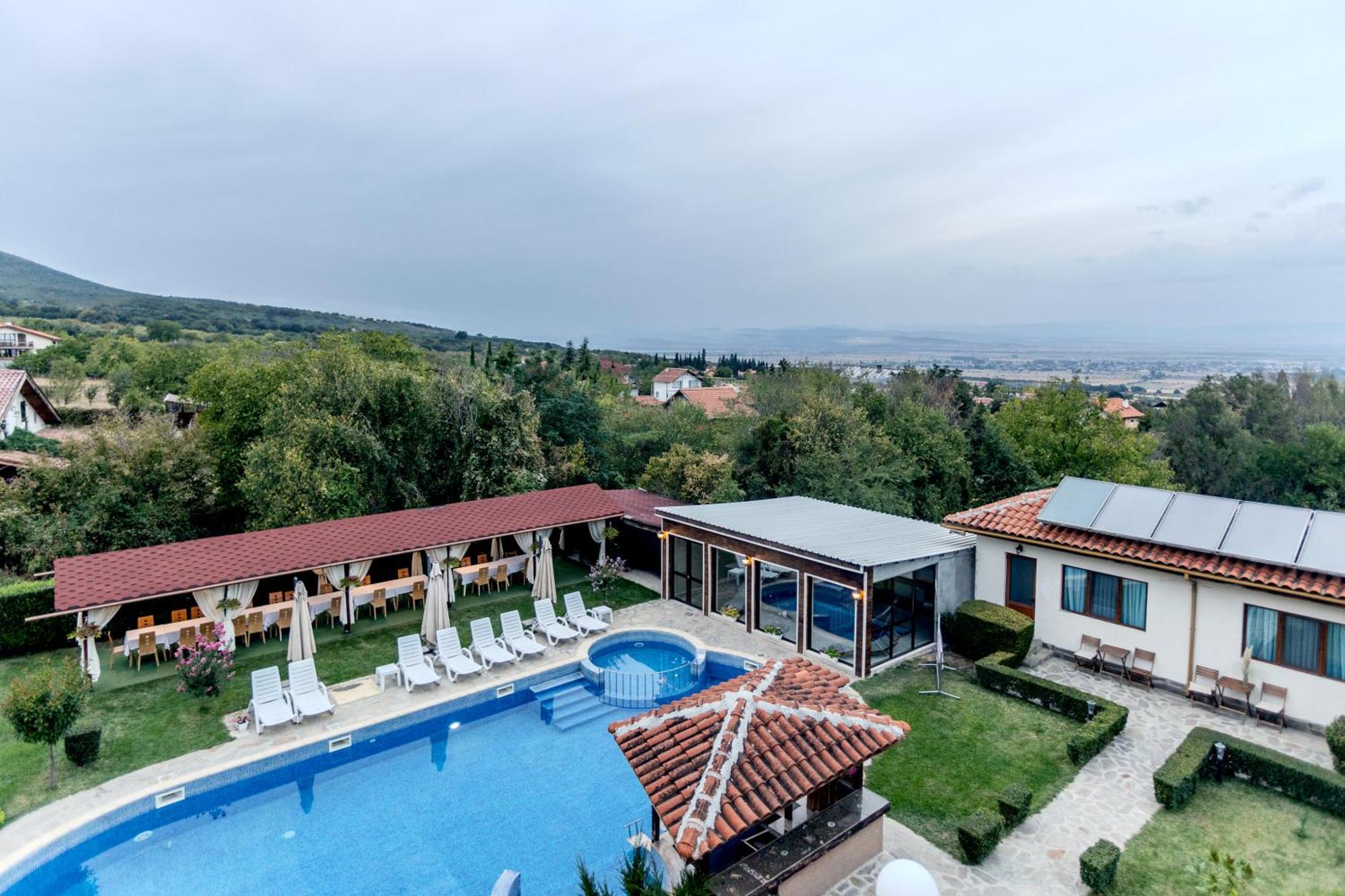 Вила Флора Паталеница Exterior photo